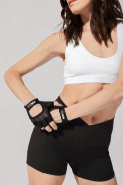 Luxe Mesh Training Gloves - Black Dot -Popflex Store 4.14.PopflexPhotoshoot0202 Edit