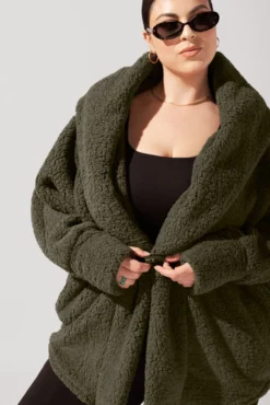 Faux Sherpa Cocoon Coat - Olive -Popflex Store ArleneOutfit1 0435 Edit