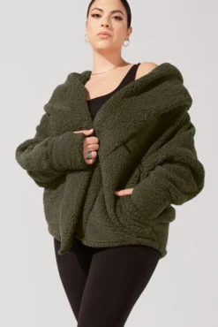 Faux Sherpa Cocoon Coat - Olive -Popflex Store ArleneOutfit1 0452 Edit
