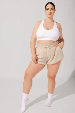 Faux Sherpa Short With Pockets - Taupe -Popflex Store ArleneOutfit7 1130 Edit de55b240 bda2 463e 8d5f 30cd42b364d7