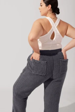 Blanket Pants In Faux Sherpa - Cool Grey -Popflex Store ArleneOutfit9 1217 Edit 097466ed b370 442a a85a e5ff31aad58c