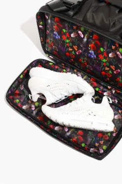 Delilah Duffle - Black 15 Delilah Duffle - Black -Popflex Store BF PF Black Duffle Bag Bottom Compartment Detail