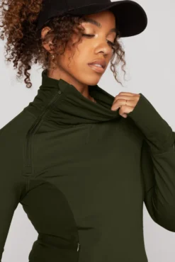 Chasing Pavements Mockneck Pullover - Evergreen 16 Chasing Pavements Mockneck Pullover - Evergreen -Popflex Store ChasingPavementsLongSleeveRunningTop Evergreen B1003 03473 Edit