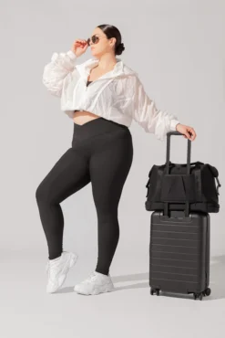 Ella Duffle - Black 22 Ella Duffle - Black -Popflex Store June7POPFLEXPhotoshootArleneOutfit20971 Edit