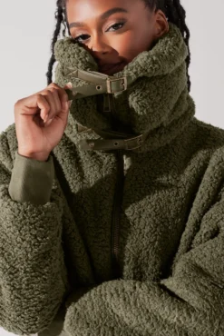 The Kinsley Bomber Jacket In Faux Sherpa - Olive