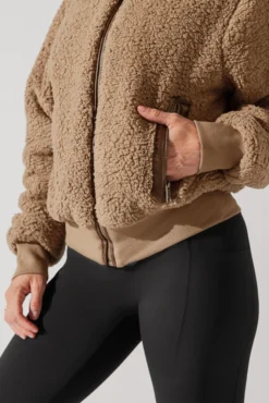 The Kinsley Bomber Jacket In Faux Sherpa - Teddy Bear Brown -Popflex Store KinsleyBomberJacket TeddyBearBrown 5020 0096 Edit