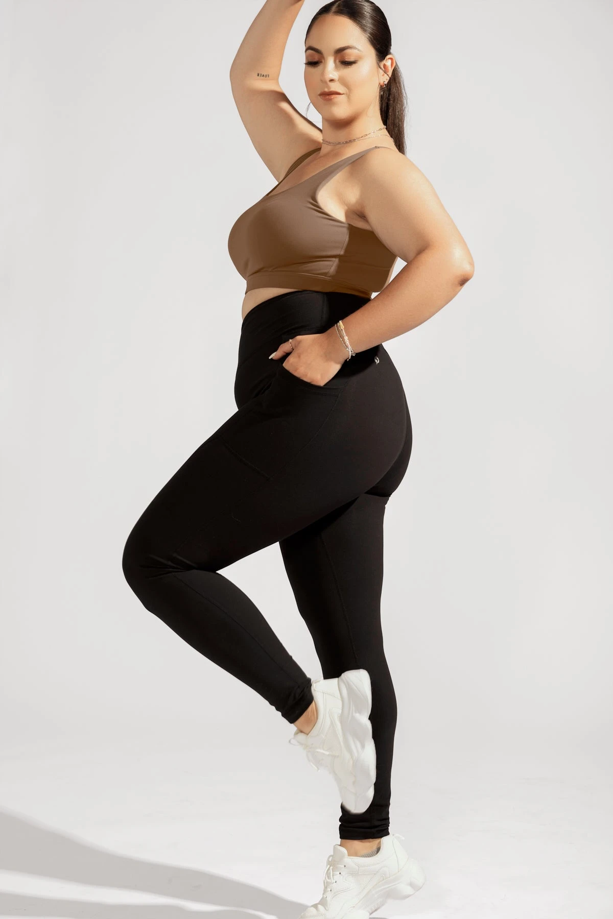 Crisscross Hourglass® Leggings With Pockets - Black 8 Crisscross Hourglass® Leggings With Pockets - Black - Image 8