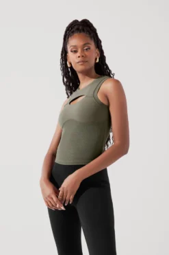 Peekaboo Crew Tank - Ivy -Popflex Store PeekabooCrewTank Ivy B1024 0326 Edit 75e3edb1 8693 4aec afcf 22a713ab914f