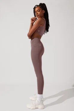 Crisscross Hourglass® Leggings With Pockets (Pet Hair Resistant) - Peppercorn -Popflex Store SamaraOutfit1 0061 Edit d86e6289 4dfa 4a36 b3be 83d323cddb83