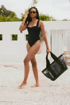 Big Beach Carryall Bag - Midnight Palm 18 Big Beach Carryall Bag - Midnight Palm -Popflex Store SamaraOutfit2 42435 Edit 17ff1400 a6c3 4214 9b96 7d6764689f6e