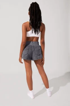 Faux Sherpa Short With Pockets - Cool Grey -Popflex Store SamaraOutfit8 0972 Edit 68461b38 5ab9 4b7d 992f 506d97e4e933