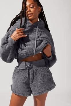 Faux Sherpa Short With Pockets - Cool Grey -Popflex Store SamaraOutfit8 0989 Edit 96fa5152 5e3e 497a b722 d6aa058f646c