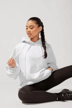 Long Cloud Hoodie - Light Heather Grey -Popflex Store SophiaOutfit10 38930 Edit b3669dfb 5052 487b 9f47 7a41343c5722