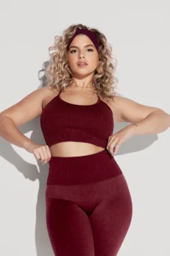 What's The Scoop Seamless Bra - Garnet 11 What's The Scoop Seamless Bra - Garnet -Popflex Store What stheScoopBra SSLeggings Garnet 0358 Edit
