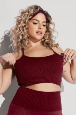 What's The Scoop Seamless Bra - Garnet 17 What's The Scoop Seamless Bra - Garnet -Popflex Store What stheScoopBra SSLeggings Garnet 0379 Edit