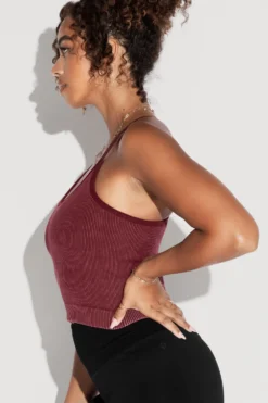 What's The Scoop Seamless Crop Tank - Garnet -Popflex Store What stheScoopTank Garnet SSShorts Black 0901 Edit